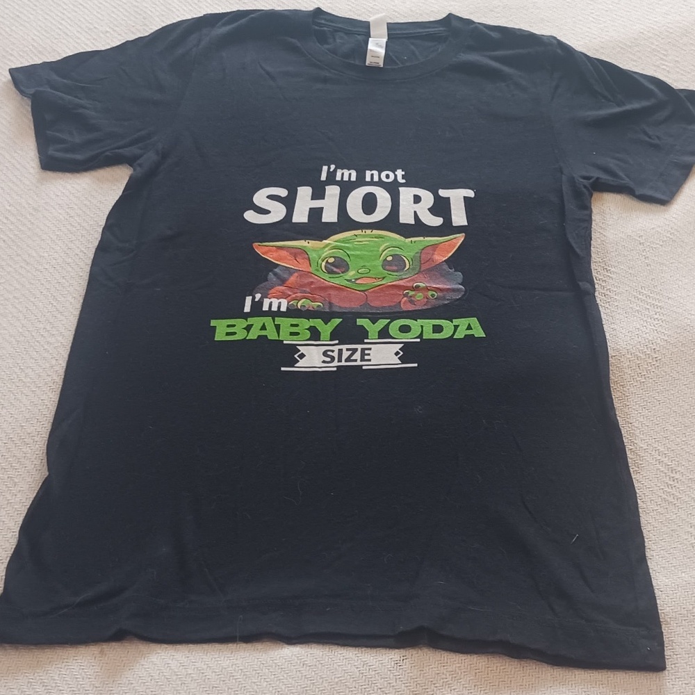 Baby Yoda black graphic women's S tee